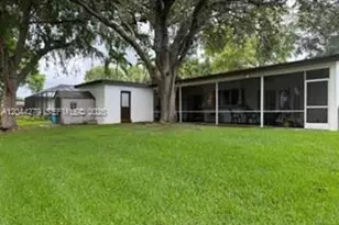 9301 SW 54th St, Cooper City, FL 33328 - Photo 6
