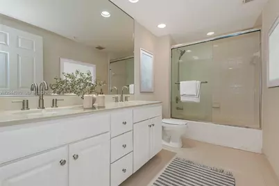 2000 N Bayshore Dr #516, Miami, FL 33137 - Photo 26