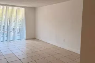 498 NW 165th St Rd, Miami, FL 33169 - Photo 2