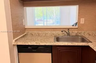 498 NW 165th St Rd, Miami, FL 33169 - Photo 4