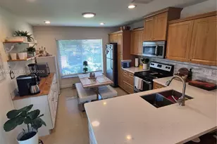 1359 Summit Run Cir, West Palm Beach, FL 33415 - Photo 4