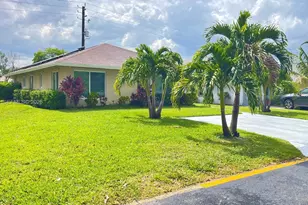 1359 Summit Run Cir, West Palm Beach, FL 33415 - Photo 2