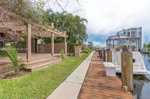 2641 S Parkview Dr, Hallandale Beach, FL 33009 - Photo 28
