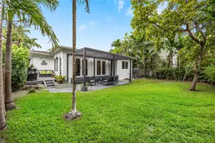 9008 Emerson Ave, Surfside, FL 33154 - Photo 30
