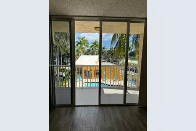 1450 SE 3rd Ave #302, Dania Beach, FL 33004 - Photo 4