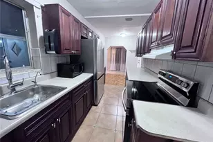 2082 NE 180th St, North Miami Beach, FL 33162 - Photo 16