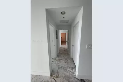 253 NE 2nd St #2409, Miami, FL 33132 - Photo 18