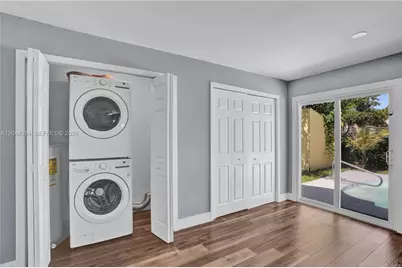 611 SW 76th Ter, North Lauderdale, FL 33068 - Photo 32