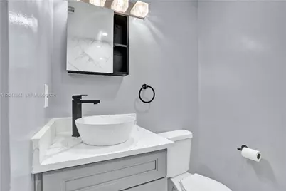 611 SW 76th Ter, North Lauderdale, FL 33068 - Photo 28