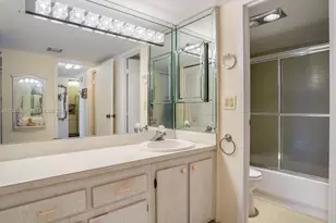 100 Bayview Dr, Sunny Isles Beach, FL 33160 - Photo 16