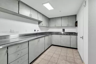 18100 N Bay Rd #304, Sunny Isles Beach, FL 33160 - Photo 32