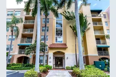 19501 E Country Club Dr #104, Aventura, FL 33180 - Photo 2