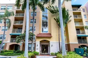 19501 E Country Club Dr, Aventura, FL 33180 - Photo 2