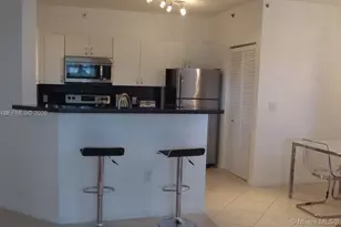 19501 E Country Club Dr, Aventura, FL 33180 - Photo 6