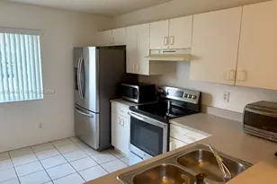 829 NW 208th Way, Pembroke Pines, FL 33029 - Photo 2