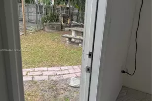 3271 (Rear 1-Bedroom) NW 15th St, Miami, FL 33125 - Photo 4
