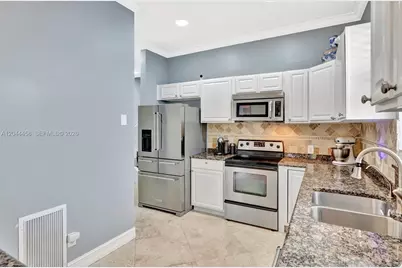 853 SW 11th Ct, Fort Lauderdale, FL 33315 - Photo 20