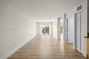 437 SW 7th St, Miami, FL 33130 - Photo 12