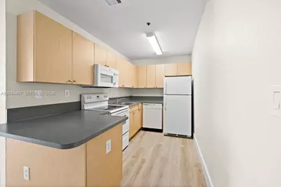 437 SW 7th St #201, Miami, FL 33130 - Photo 10