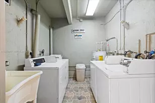 437 SW 7th St, Miami, FL 33130 - Photo 18