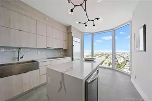 300 South Pointe Dr, Miami Beach, FL 33139 - Photo 22