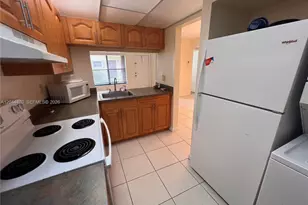 451 NW 100th Pl, Pembroke Pines, FL 33024 - Photo 14