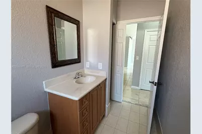 7753 NW 201st Ter, Hialeah, FL 33015 - Photo 18