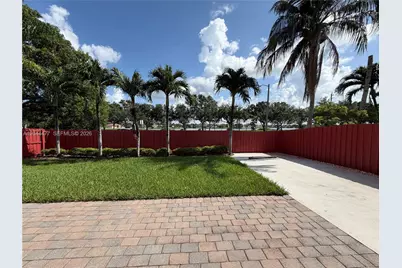 7753 NW 201st Ter, Hialeah, FL 33015 - Photo 34