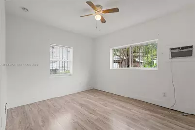 370 NE 55th St, Miami, FL 33137 - Photo 26