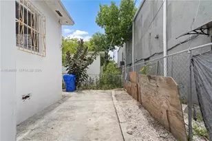 370 NE 55th St, Miami, FL 33137 - Photo 54