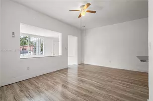 370 NE 55th St, Miami, FL 33137 - Photo 10