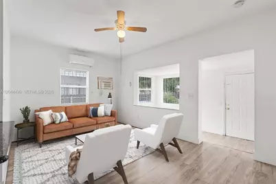 370 NE 55th St, Miami, FL 33137 - Photo 12