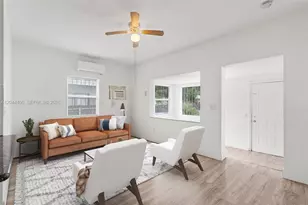 370 NE 55th St, Miami, FL 33137 - Photo 12