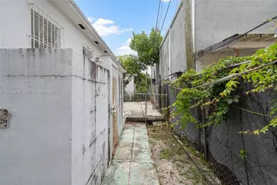 370 NE 55th St, Miami, FL 33137 - Photo 28