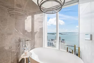 300 Biscayne Blvd Way #5104, Miami, FL 33131 - Photo 32