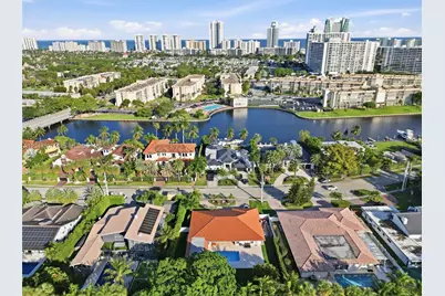 713 Diplomat Pkwy, Hallandale Beach, FL 33009 - Photo 4