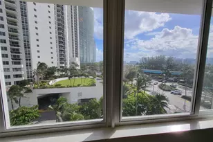 19201 E Collins Ave, Sunny Isles Beach, FL 33160 - Photo 2