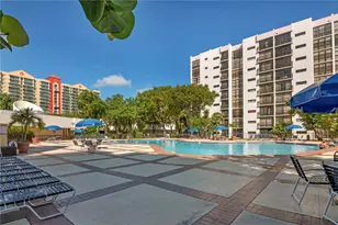 16919 N Bay Rd, Sunny Isles Beach, FL 33160 - Photo 10