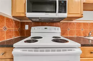15350 SW 72nd St, Miami, FL 33193 - Photo 12