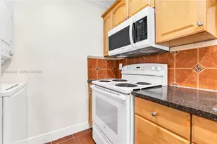 15350 SW 72nd St, Miami, FL 33193 - Photo 10