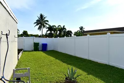 9820 NW 7th St #0, Pembroke Pines, FL 33024 - Photo 44