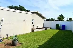 9820 NW 7th St, Pembroke Pines, FL 33024 - Photo 40