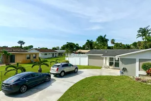 9820 NW 7th St, Pembroke Pines, FL 33024 - Photo 24