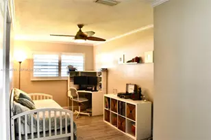 9820 NW 7th St, Pembroke Pines, FL 33024 - Photo 32