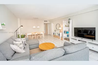 5601 Collins Ave #1517, Miami Beach, FL 33140 - Photo 1