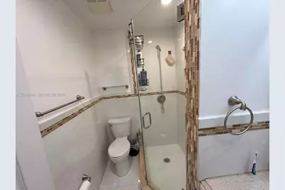 974 SE 1st St #974, Hialeah, FL 33010 - Photo 18
