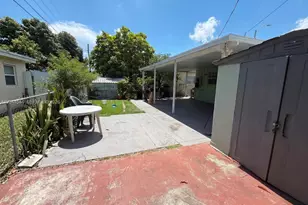 974 SE 1st St, Hialeah, FL 33010 - Photo 22