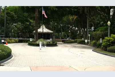 1111 Crandon Blvd #B705, Key Biscayne, FL 33149 - Photo 4