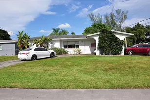 5630 SW 55th Ave, Davie, FL 33314 - Photo 2