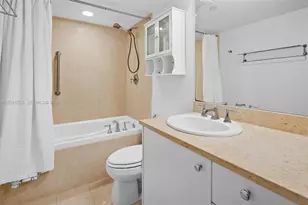 19900 E Country Club Dr, Aventura, FL 33180 - Photo 20